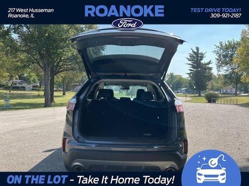 2023 Ford Edge Titanium