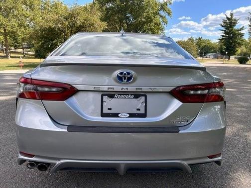 2022 Toyota Camry Hybrid XSE