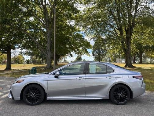 2022 Toyota Camry Hybrid XSE