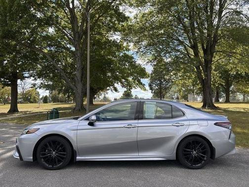 2022 Toyota Camry Hybrid XSE