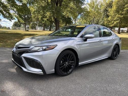2022 Toyota Camry Hybrid XSE