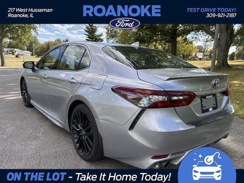 2022 Toyota Camry Hybrid XSE