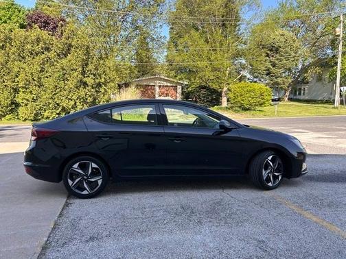 2020 Hyundai ELANTRA SE