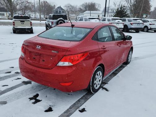2013 Hyundai Accent GLS