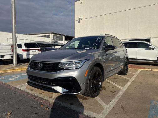 2023 Volkswagen Tiguan 2.0T SE R-Line Black