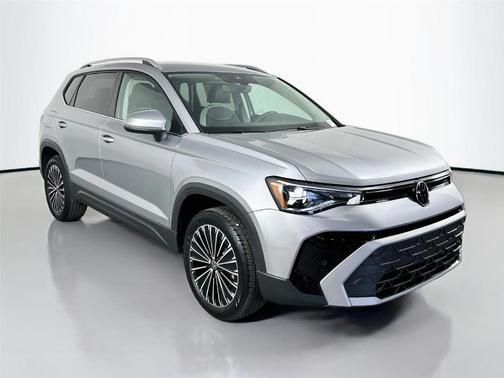Pyrite Silver Metallic 2025 Volkswagen Taos 1.5T SE