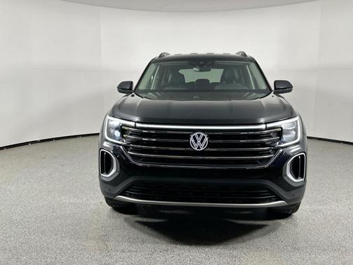 2024 Volkswagen Atlas 2.0T SE w/ Technology