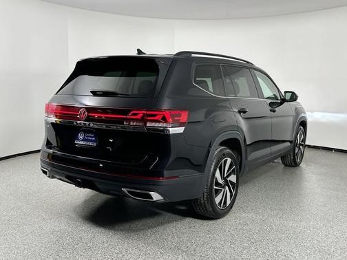 2024 Volkswagen Atlas 2.0T SE w/ Technology