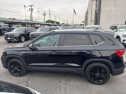 2023 Volkswagen Taos 1.5T SE