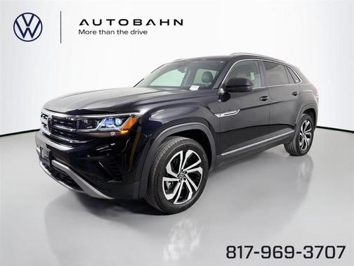 Deep Black Pearl Effect 2023 Volkswagen Atlas Cross Sport 2.0T SEL