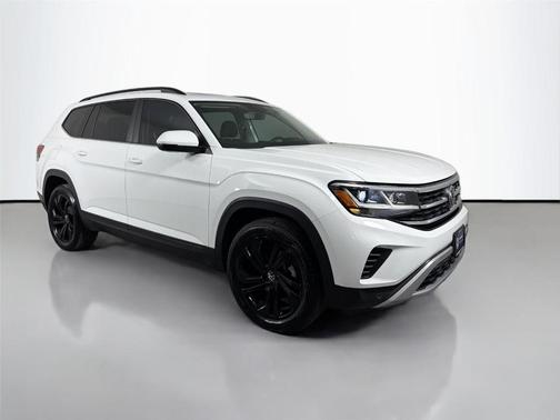 Pure White 2023 Volkswagen Atlas 3.6 SE w/ Technology