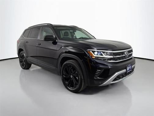 Deep Black Pearl Effect 2023 Volkswagen Atlas 3.6 SE w/ Technology