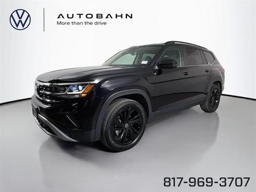 Deep Black Pearl Effect 2023 Volkswagen Atlas 3.6 SE w/ Technology