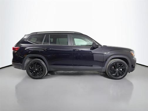 Deep Black Pearl Effect 2023 Volkswagen Atlas 3.6 SE w/ Technology