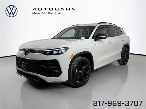 Sandstone 2026 Volkswagen Tiguan 2.0T SE R-Line Black