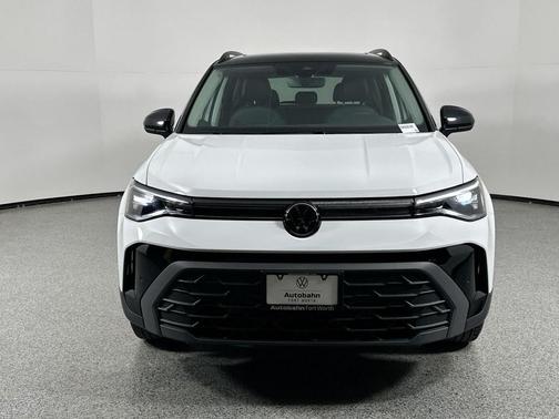 2025 Volkswagen Taos 1.5T SE Black