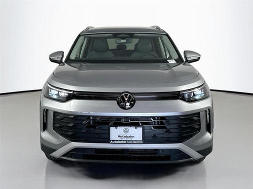 Pyrite Silver Metallic 2025 Volkswagen Tiguan 2.0T SE