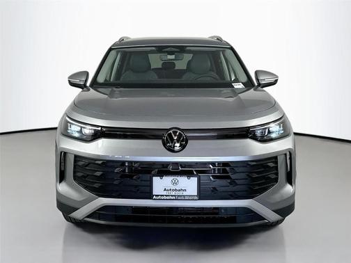 Pyrite Silver Metallic 2025 Volkswagen Tiguan 2.0T SE
