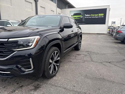 2024 Volkswagen Atlas Cross Sport 2.0T SEL Premium R-Line