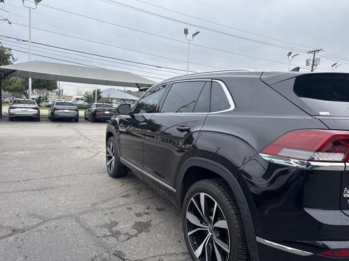 2024 Volkswagen Atlas Cross Sport 2.0T SEL Premium R-Line