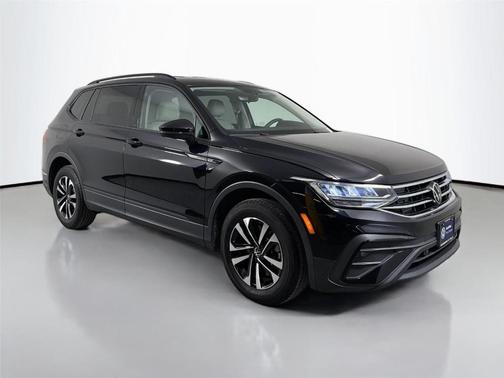Deep Black Pearl Effect 2023 Volkswagen Tiguan 2.0T S