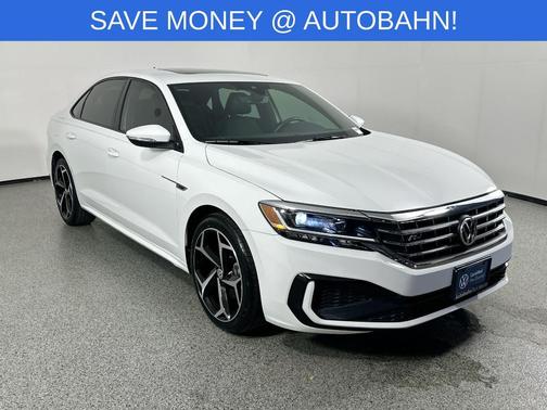 2022 Volkswagen Passat 2.0T R-Line