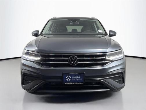 Platinum Gray Metallic 2023 Volkswagen Tiguan 2.0T SE