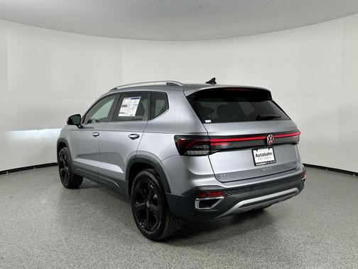 2025 Volkswagen Taos 1.5T SEL