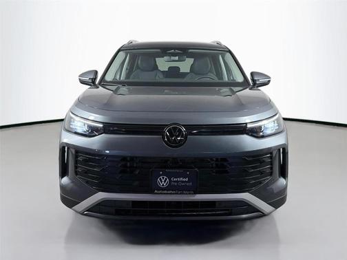 Platinum Gray Metallic 2025 Volkswagen Tiguan 2.0T SE