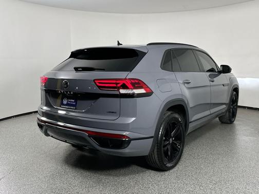 2023 Volkswagen Atlas Cross Sport 2.0T SEL R-Line Black
