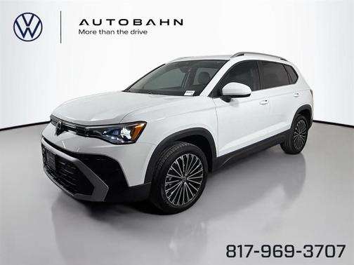 Pure White 2025 Volkswagen Taos 1.5T SE