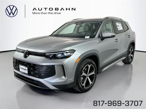 Pyrite Silver Metallic 2025 Volkswagen Tiguan 2.0T SE