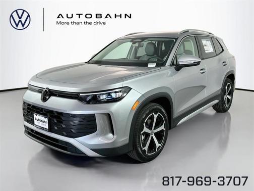 Pyrite Silver Metallic 2025 Volkswagen Tiguan 2.0T SE