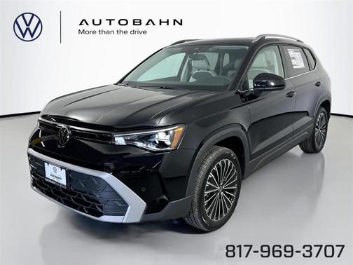 Deep Black Pearl Effect 2025 Volkswagen Taos 1.5T SE