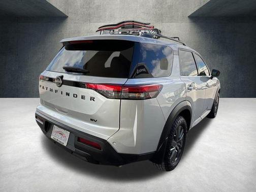 2022 Nissan Pathfinder SV