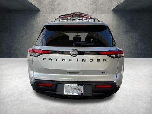 2022 Nissan Pathfinder SV