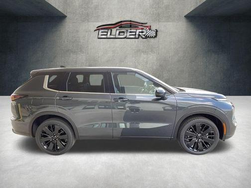 Graphite Gray 2026 Mitsubishi Outlander LE