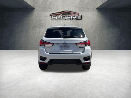 White Diamond 2027 Mitsubishi Outlander Sport 2.0 ES