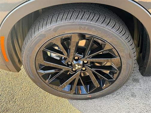 2025 Mitsubishi Outlander PHEV SEL Black Edition