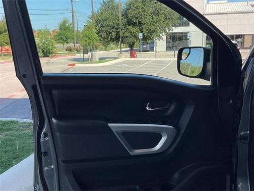 2019 Nissan Titan SV