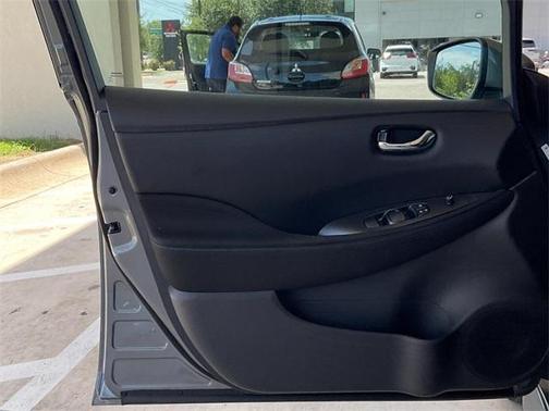 2023 Nissan Leaf S