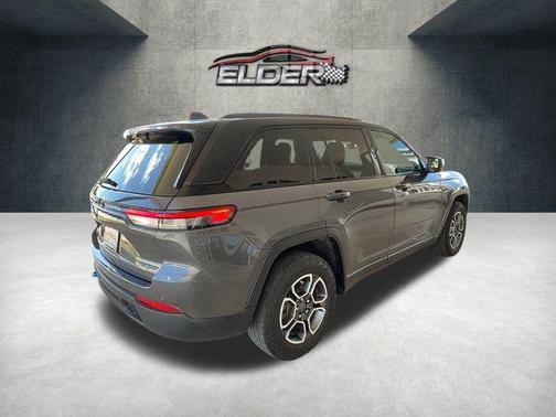 Metallic 2022 Jeep Grand Cherokee 4xe Trailhawk