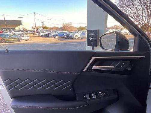 Alloy Silver 2025 Mitsubishi Outlander PHEV SEL Black Edition
