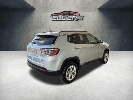 Silver Zynith 2024 Jeep Compass Latitude