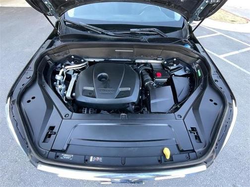 2020 Volvo XC90 T6 Momentum 7 Passenger