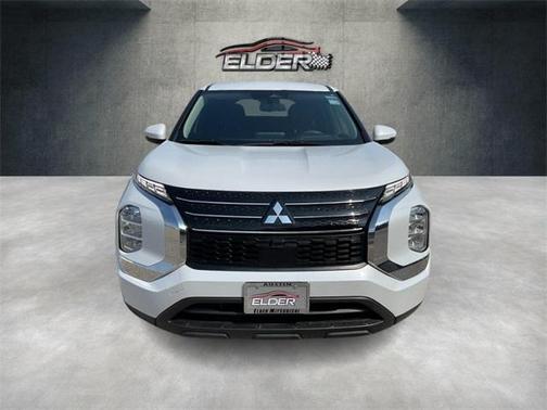 2024 Mitsubishi Outlander ES