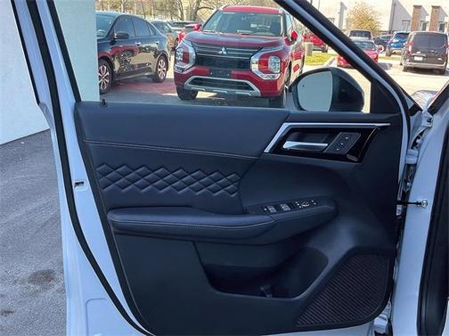 2025 Mitsubishi Outlander PHEV SEL Black Edition