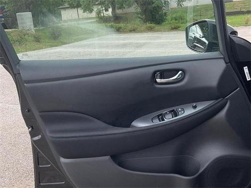2023 Nissan Leaf S