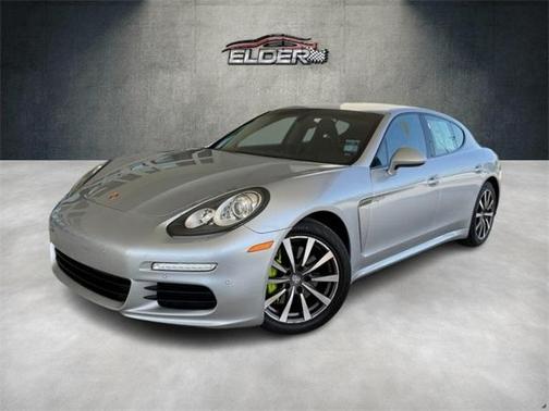 2016 Porsche Panamera S