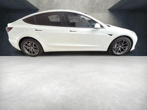 White 2021 Tesla Model 3 Standard Range Plus